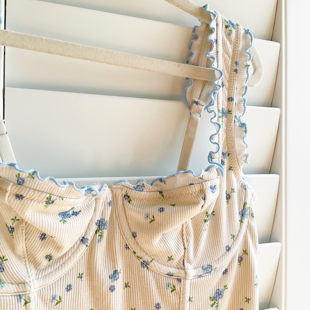 Urban Outfitters Cream Tank with Blue Floral Trim - Picture 3 of 5